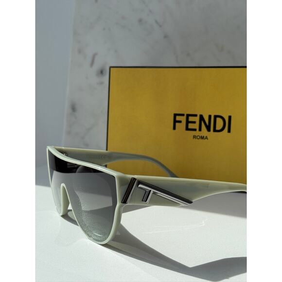 NEW Fendi FE40150I Way Green Flat Top Sunglasses main image 8